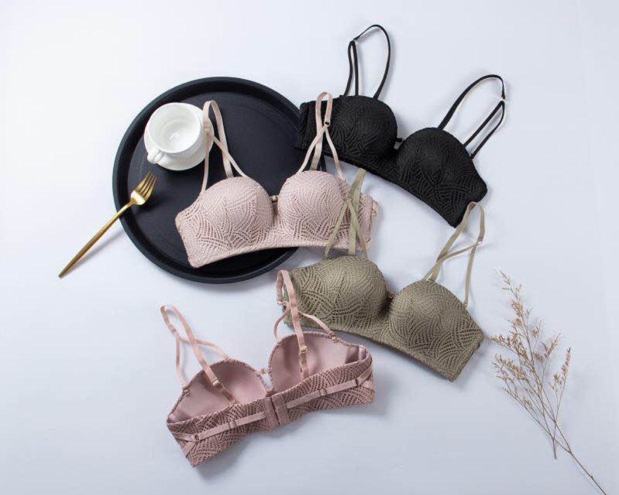 Simple and refreshing bra thumbnail
