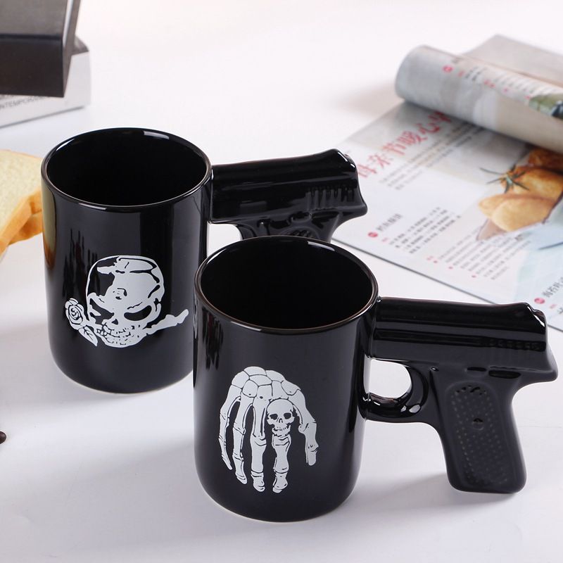 Pirate cup creative skull ceramic mugs gun handle mugs manufacturers direct wholesale