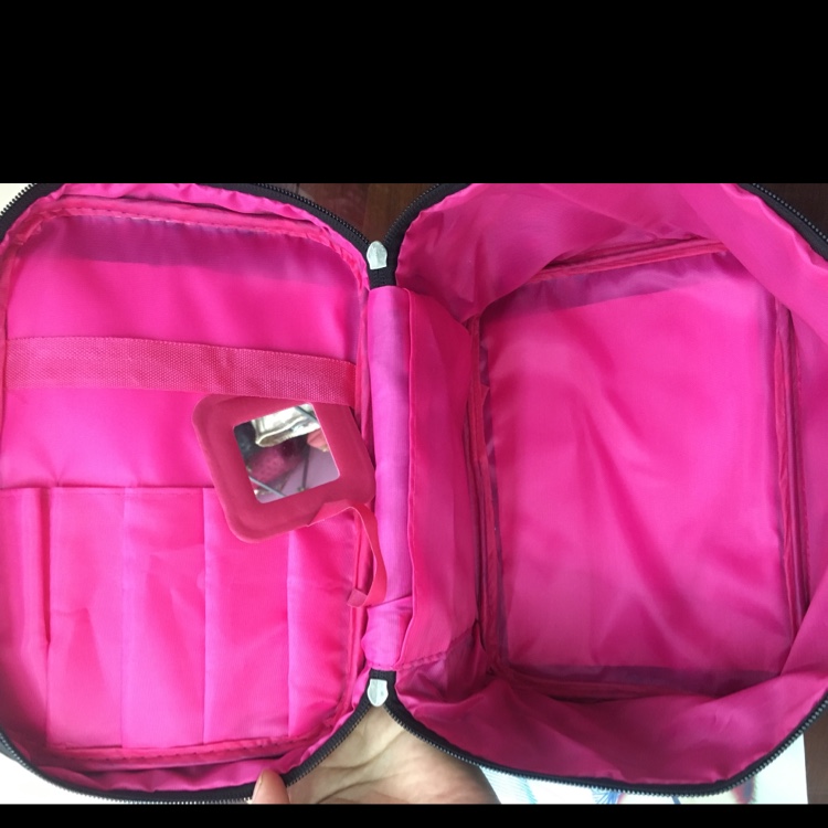 Toiletry bag and makeup bag, convenient to carry details Picture