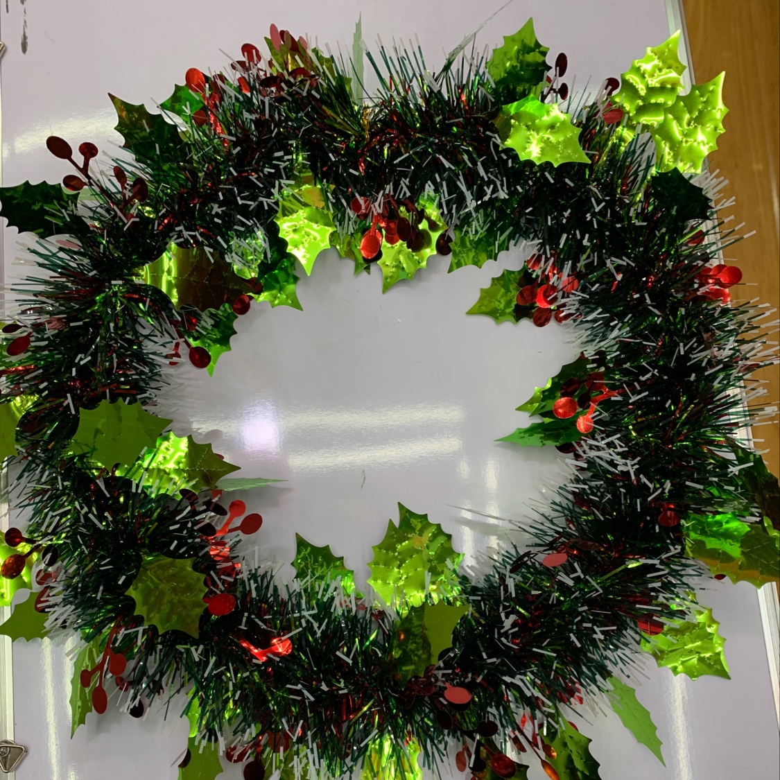 树叶果子花环产品图