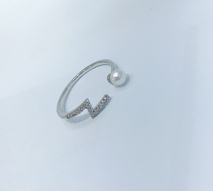 Cold style pearl and diamond open ring, a new 2020 Korean trendy and unique joint index finger ring for women