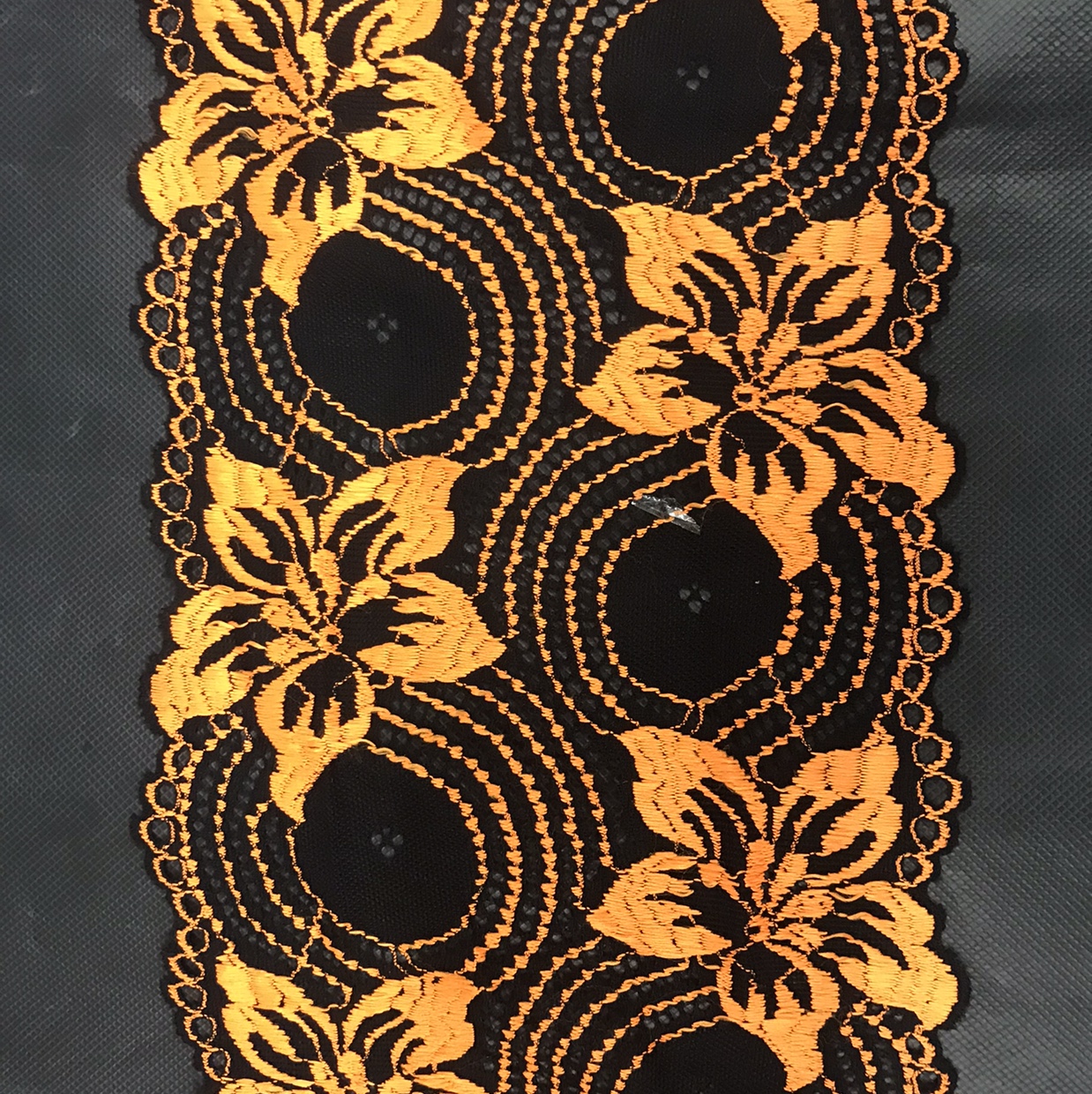 Two-tone lace thumbnail
