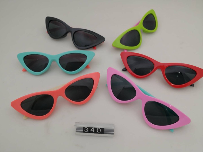 The new children's glasses feature cute cartoon patterns