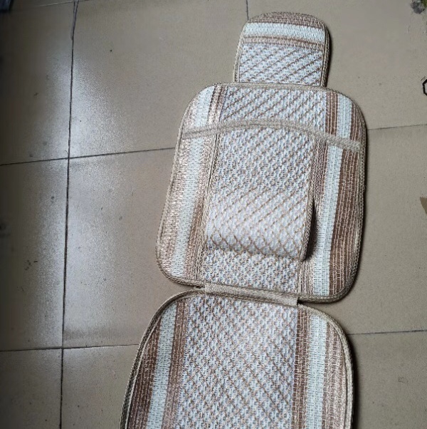 A pair of champagne rice for the car seat cushion machine