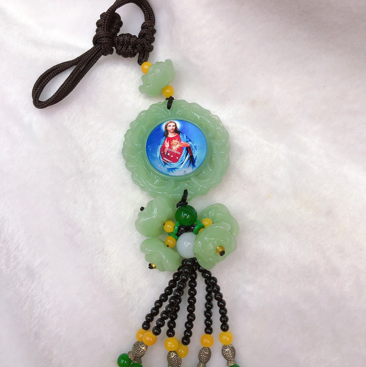 Creative European-style car pendants imitating jade.