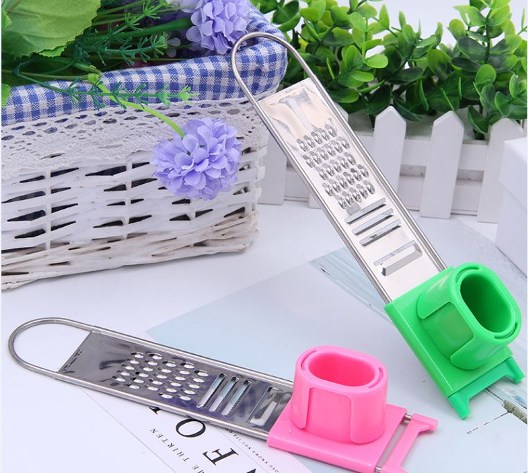 Kitchen gadgets: Household garlic grinder, garlic puree maker, creative multi-functional ginger grinder, garlic cutter, and garlic press