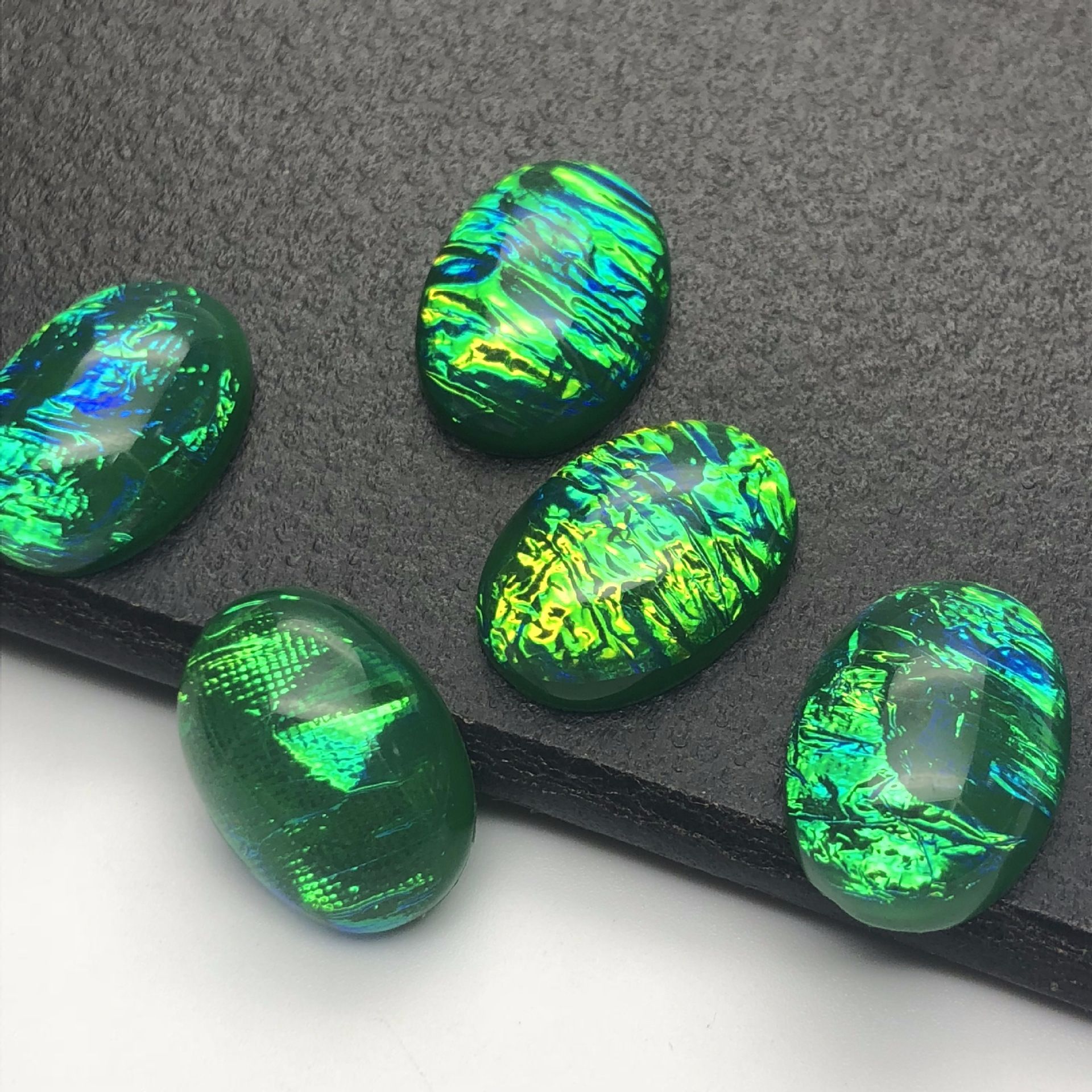 Factory direct sales of flat-bottomed resin ring face, diy material, oval 13*18, dreamy color-changing multi-color luggage accessories Specification image