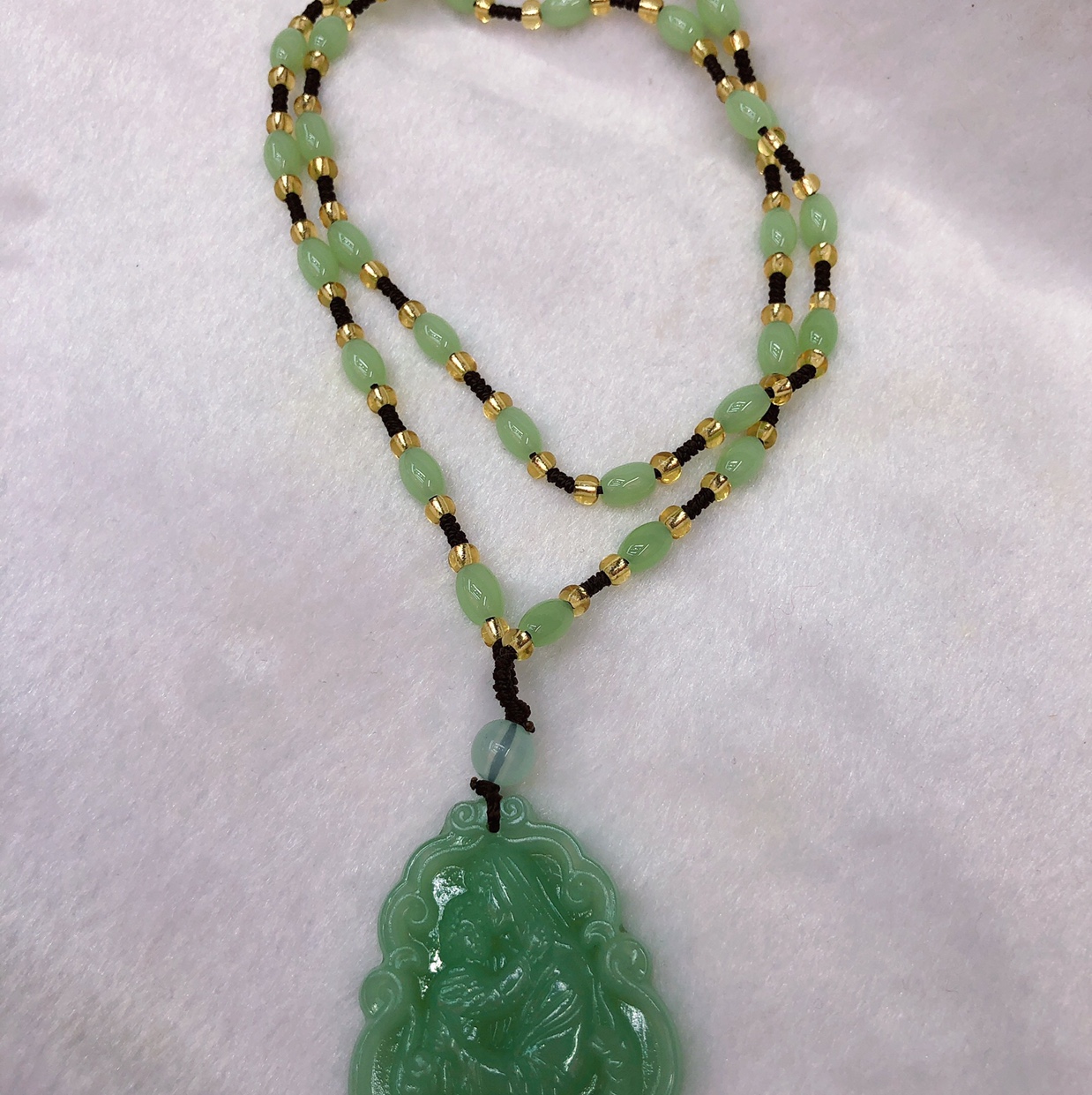 Imitation jade agate green creative pendant necklace. thumbnail
