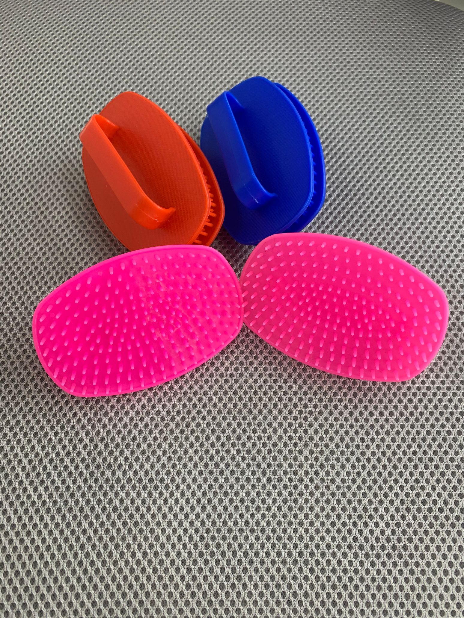 Yiwu Selection factory sales shampoo brush web celebrity plastic shampoo brush plastic massage brush head massager
