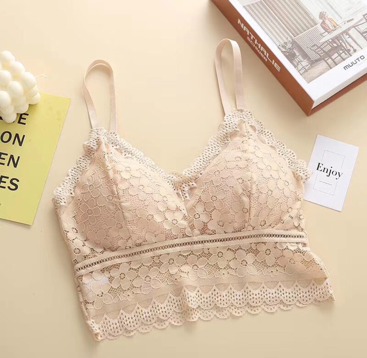 Factory wholesale of transparent lace and long, body-hugging undergarments for girls with beautiful backs Application Scenario