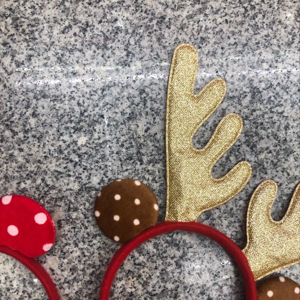 Christmas antlers with ears bright red and gold Specification drawing