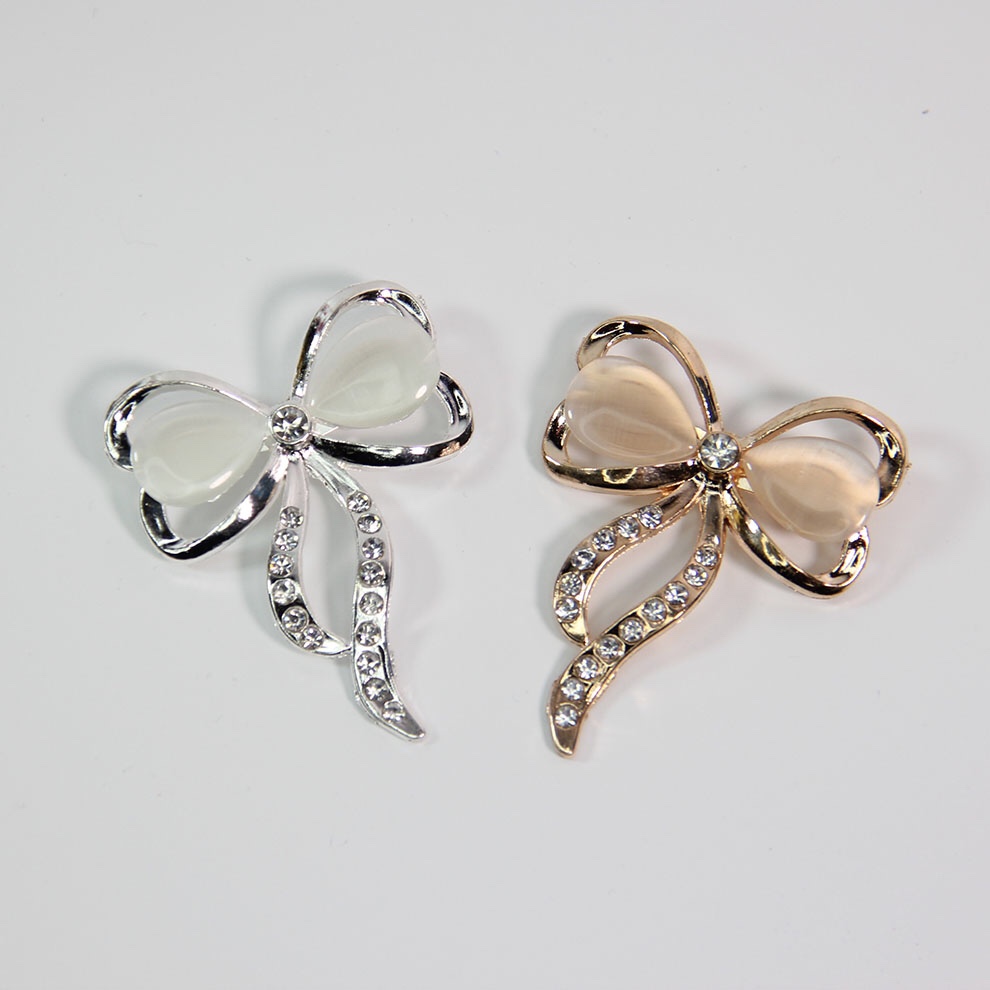 Anti-exposure hot style brooch thumbnail