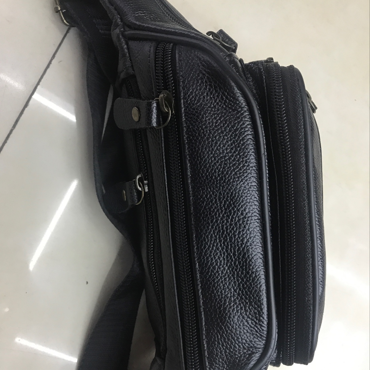 男士腰包牛皮休闲腰包细节图