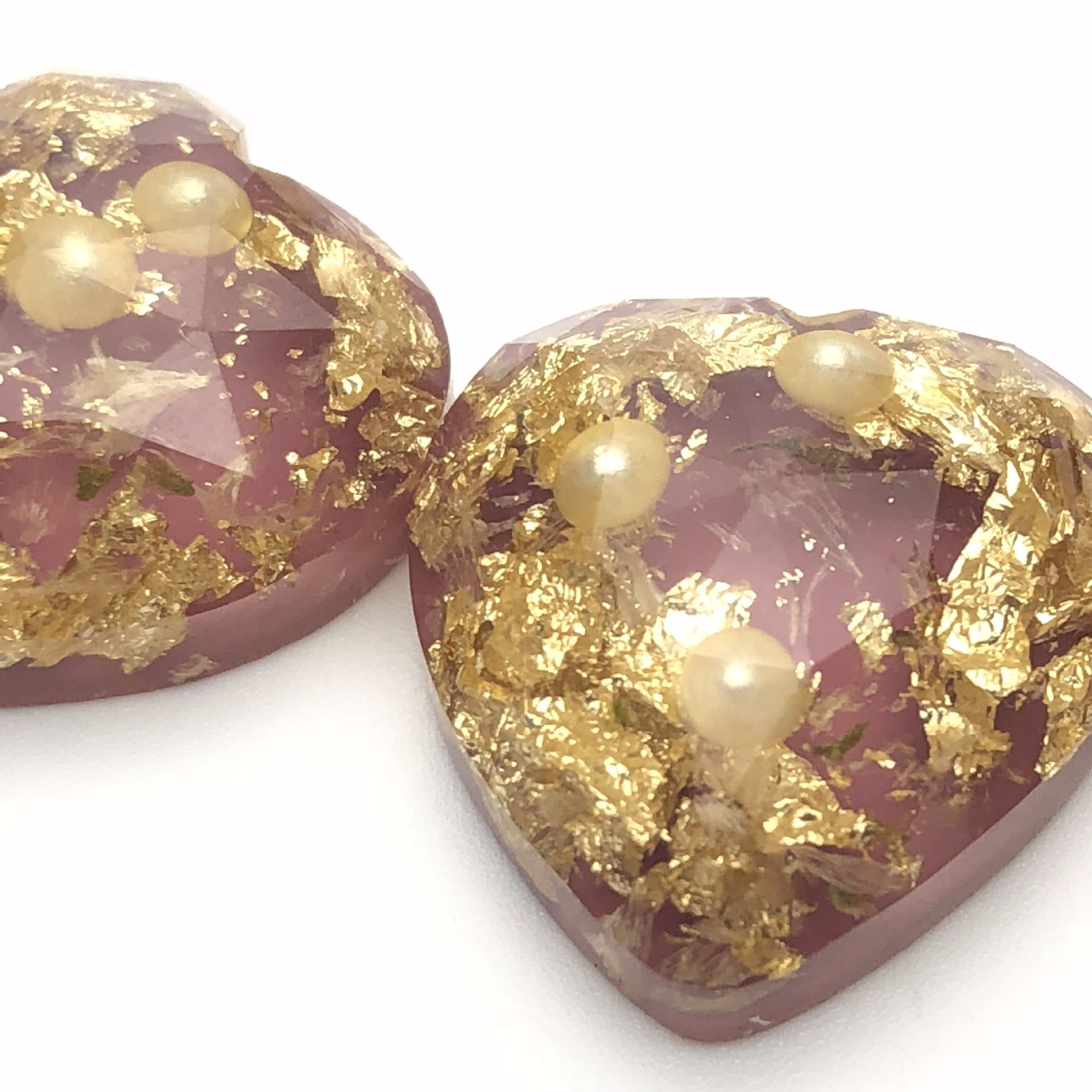 Factory wholesale custom resin resin resin dry flower patches with built-in heart pearl gold foil necklaces diy material accessories