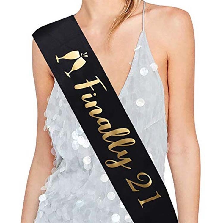Specializing in the production of gold and silver embossed festival balls, parties, bridal parties, bachelor parties, masquerade balls, shoulder straps, ceremonial straps, bathrobes, slippers, veils, Bride to be LOGO undefined