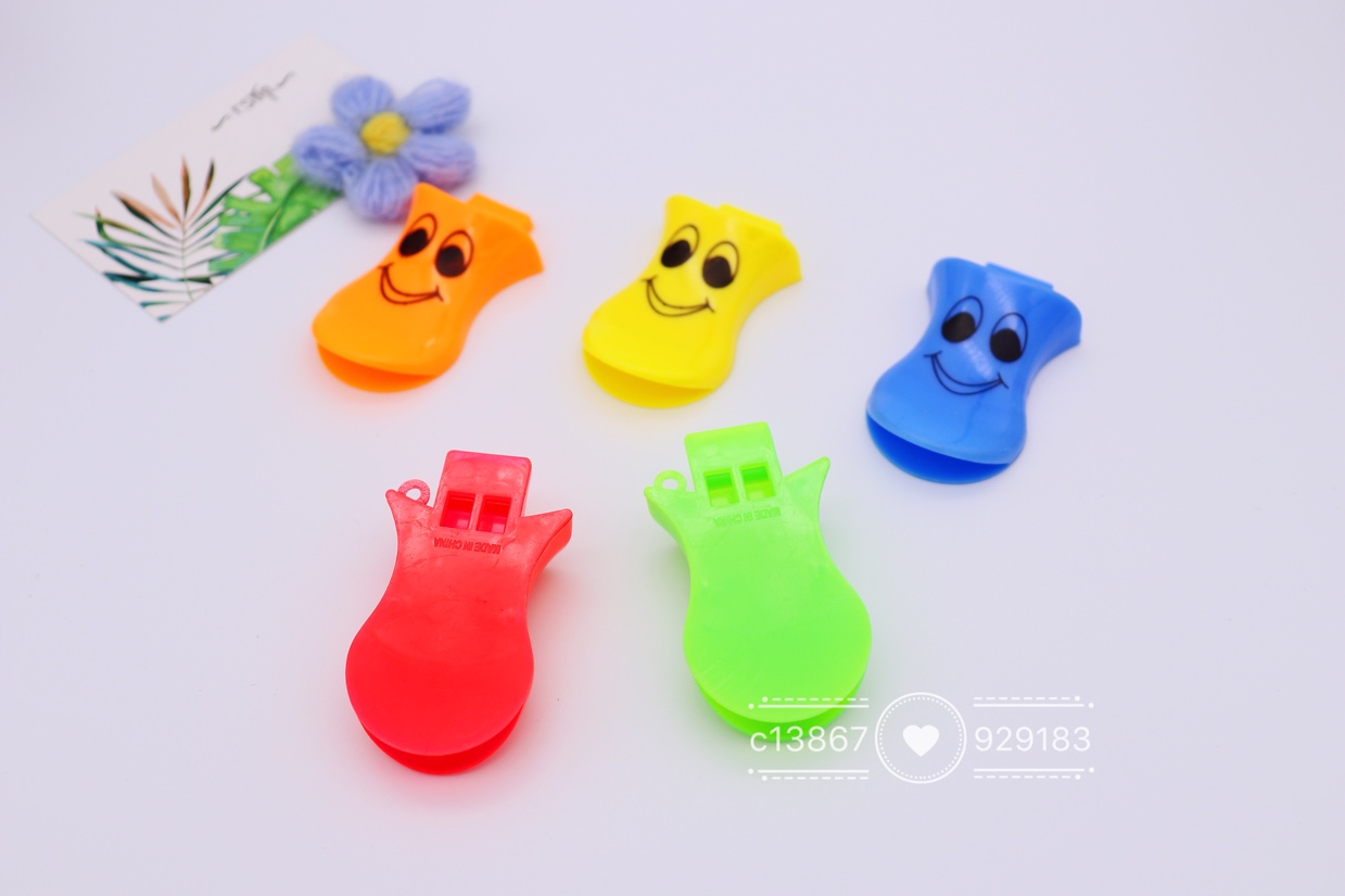 Duckbill whistle, children's plastic toy whistle, whistle gift, Gashapon party toy details Picture