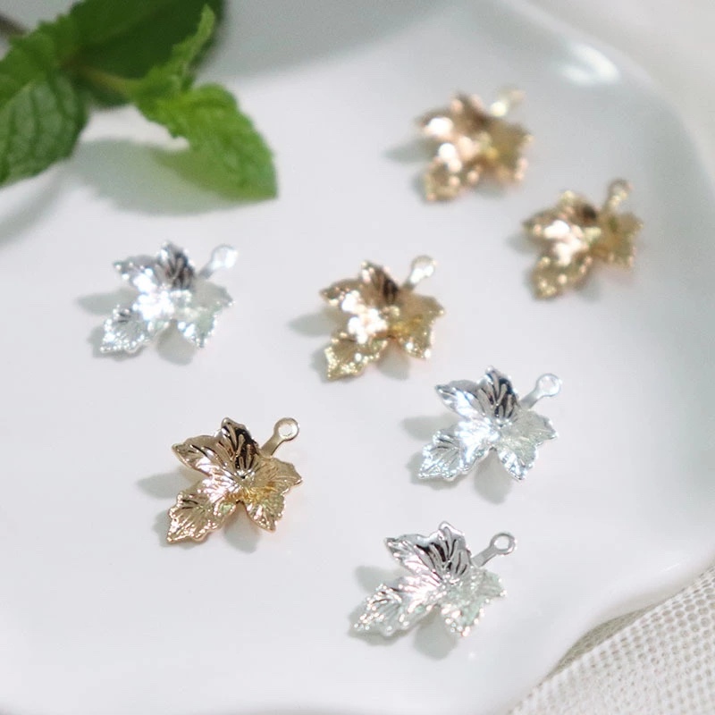 DIY ancient-style jewelry accessories, hairpin accessories, materials, maple leaf pure copper pendant, leaf hanging piece, color retention 7A/A23 Application Scenario