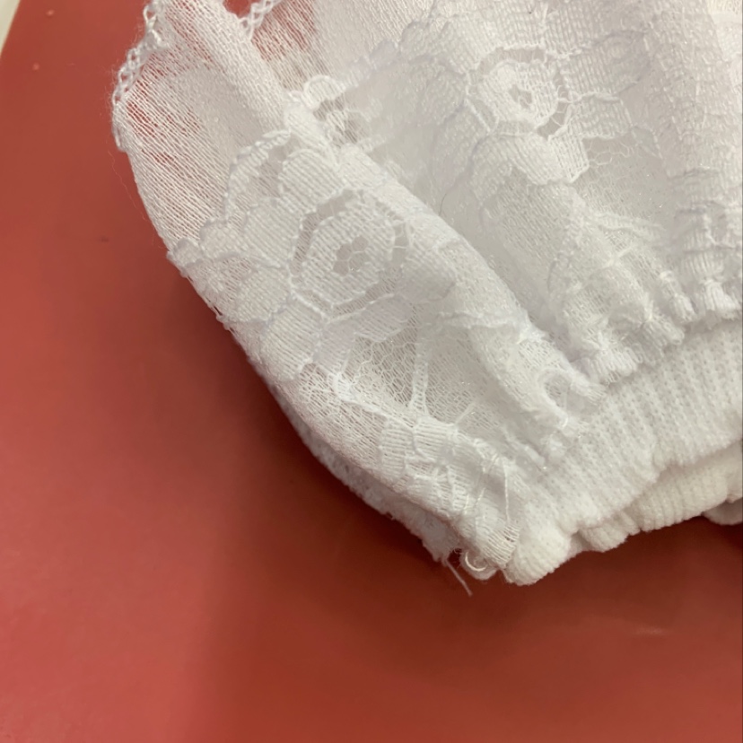 Lace-trimmed socks details Picture