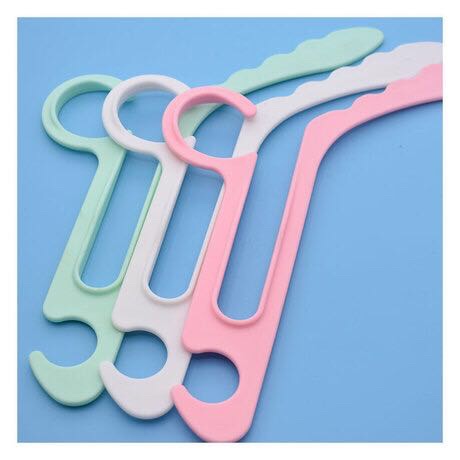 Adult hanger 7016
7017 0.65 per child thumbnail