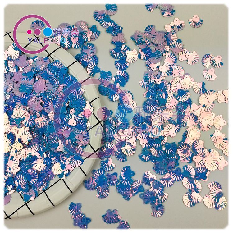 Fan-shaped shell sequins, sequins, diy jewelry material package, PVC golden light earrings, bracelets, decorative accessories Application Scenario