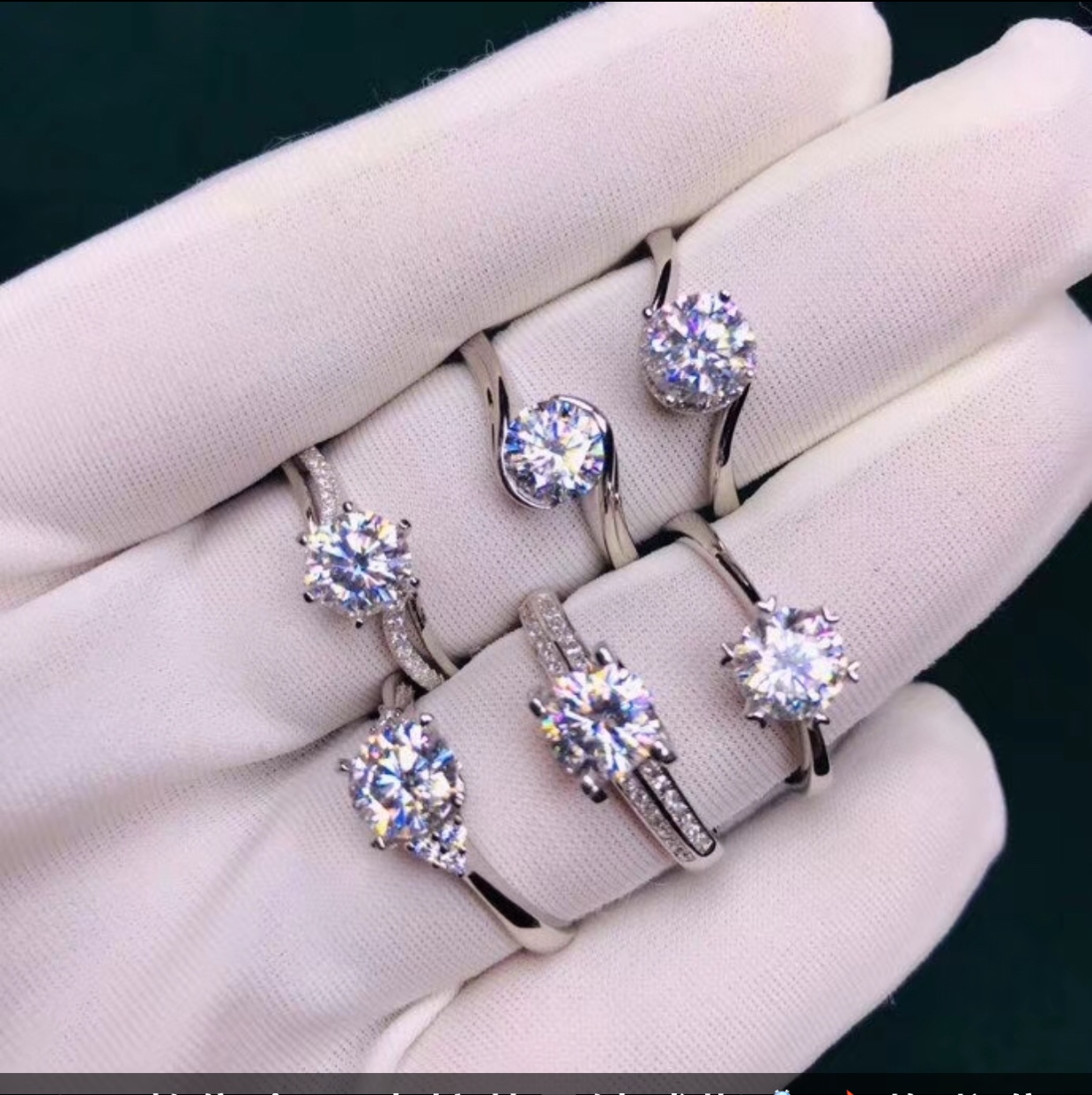 Zircon ring products necklace, hand lotus, foot lotus, studs, earrings and other jewelry environmental protection is not allergic to everyone recognized the fashion trend of good products.