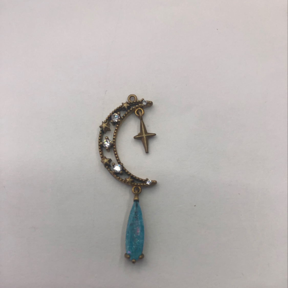 The moon pendant thumbnail