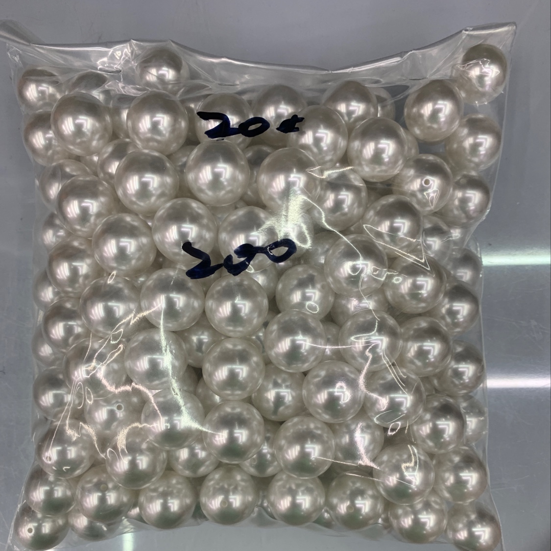 20 half-hole white pearls