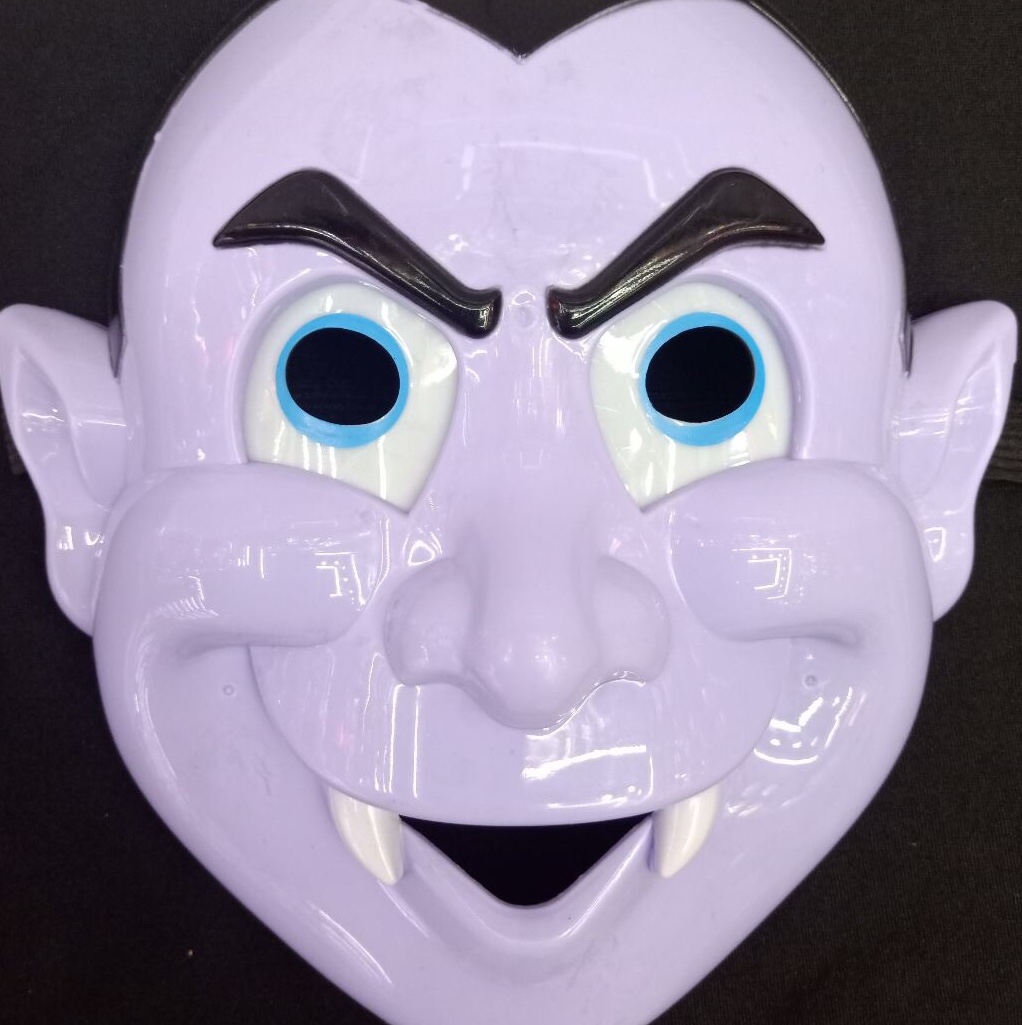 Vampire mask with light
