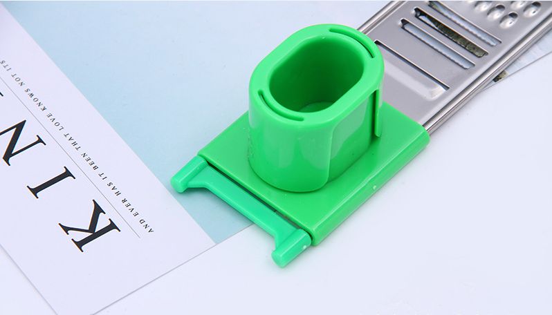 Kitchen gadgets: Household garlic grinder, garlic puree maker, creative multi-functional ginger grinder, garlic cutter, and garlic press Application Scenario