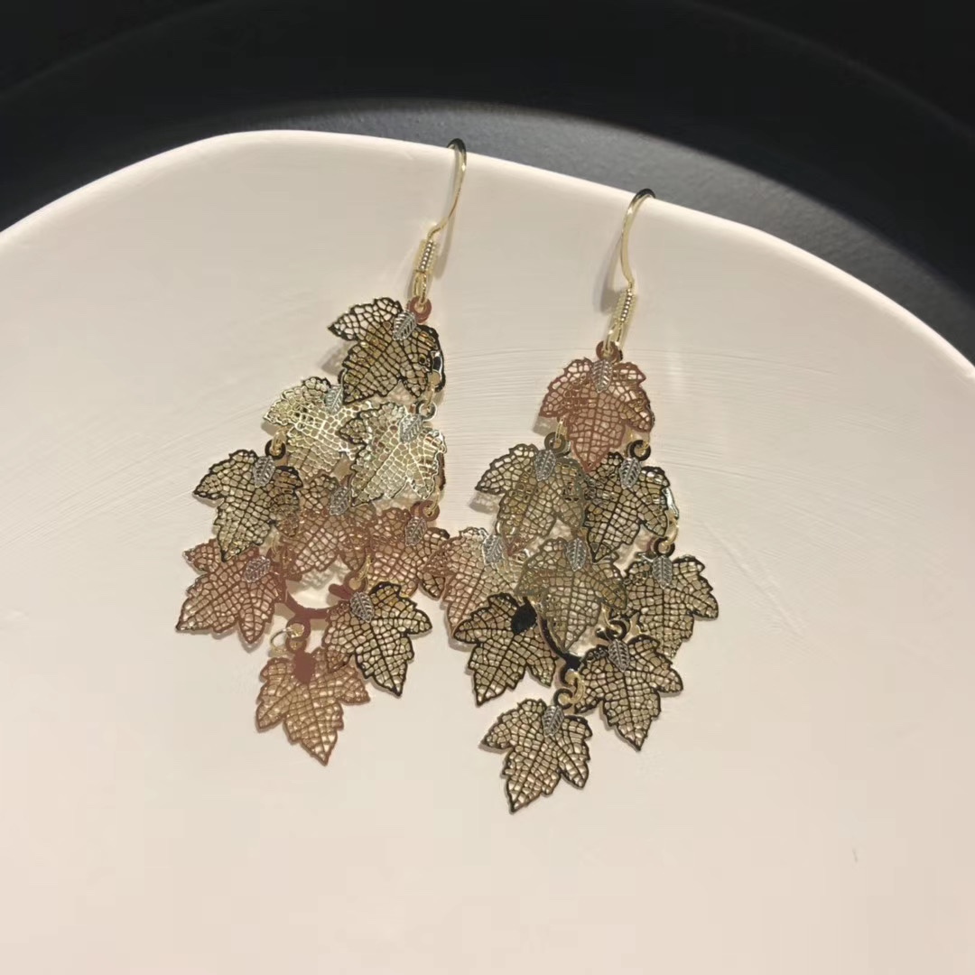 重工气质流苏款树叶耳环