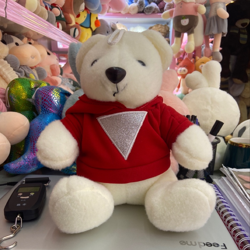 红色三角卫衣熊