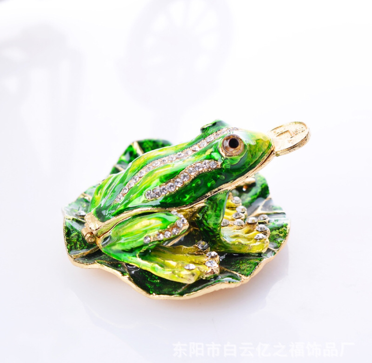 High-end creative gifts, animal frog jewelry boxes, creative home metal living room ornaments, diamond-encrusted handicrafts details Picture