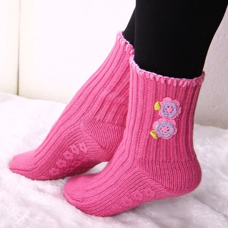 2020 Autumn/Winter Women's Wool Socks Printed Warm Non-Slip Thick Knitted Floor Socks Factory Direct Sales