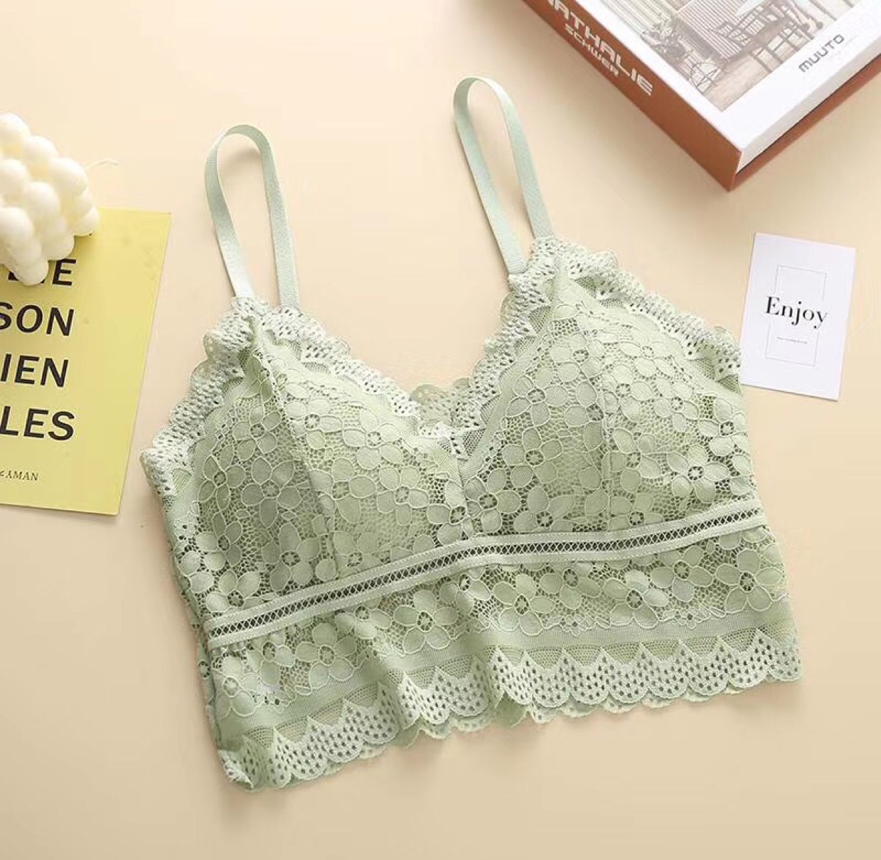Factory wholesale of transparent lace and long, body-hugging undergarments for girls with beautiful backs undefined