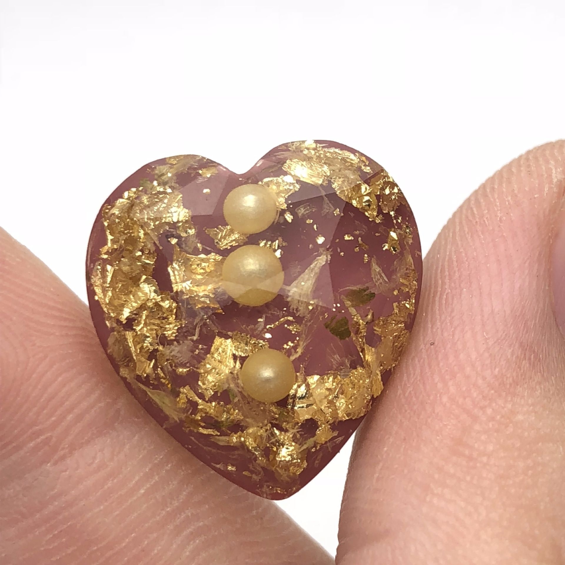 Factory wholesale custom resin resin resin dry flower patches with built-in heart pearl gold foil necklaces diy material accessories Specification image