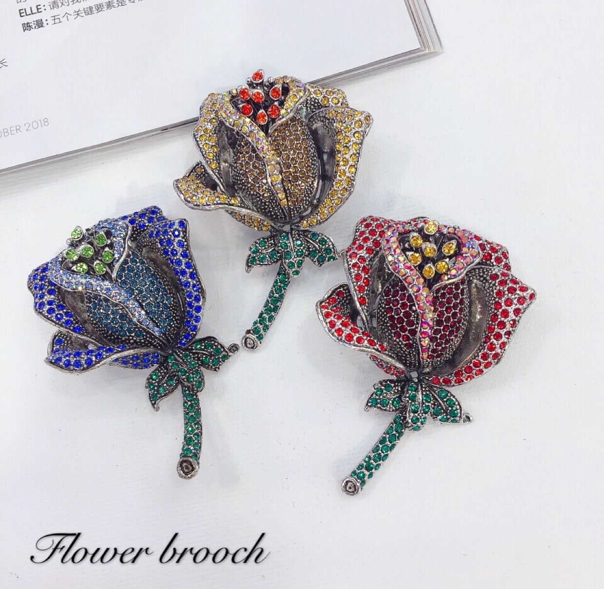Brooch for women set with diamond crystal gold roses