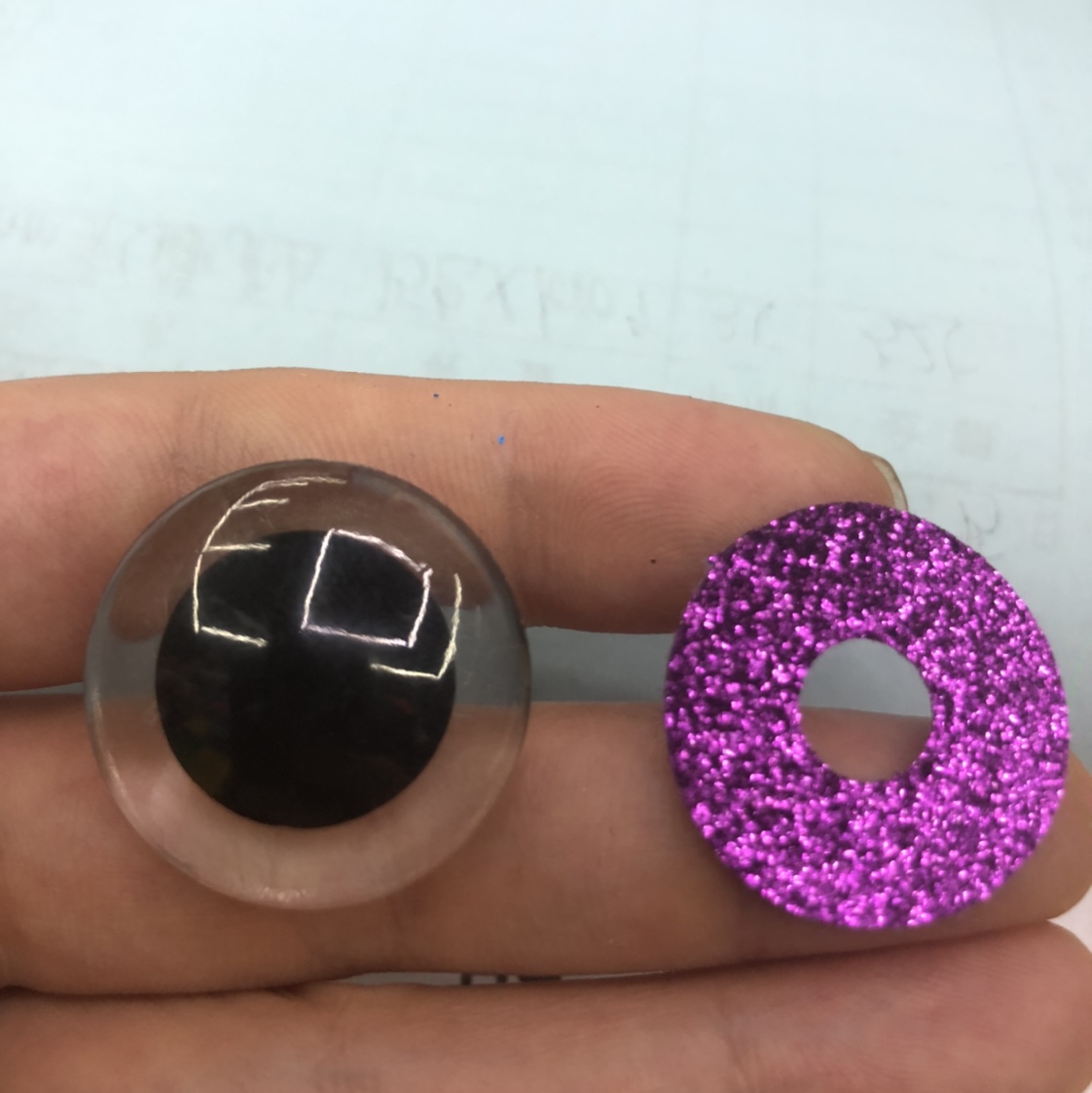 Color trapezoidal eye thumbnail