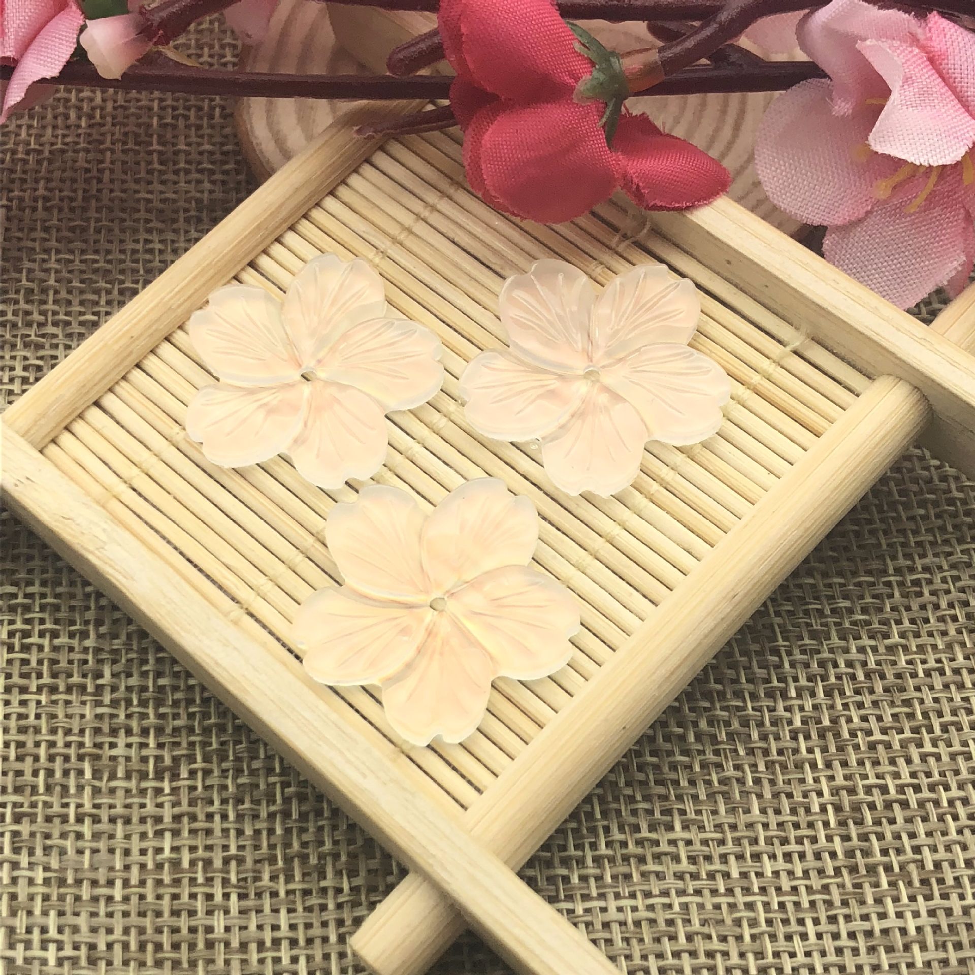 Resin imitation shell five-petal large cherry blossom 24mm glossy imitation jade hairpin, handcrafted diy material, step shake Hanfu accessory undefined