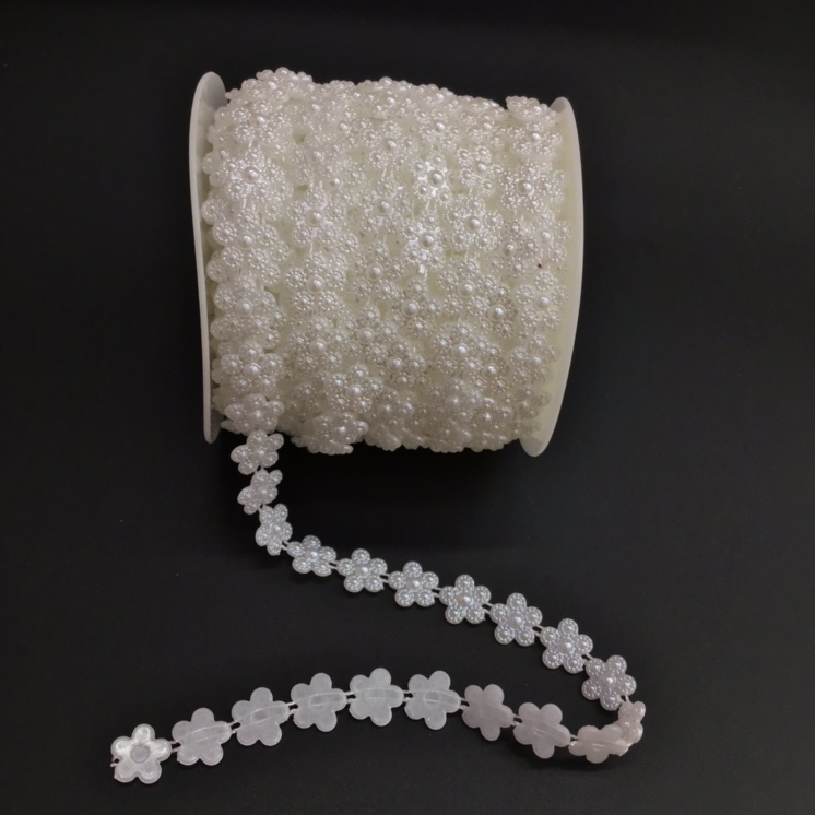 Wholesale of 14mmABS plum blossom bead handcrafted DIY headwear, wedding dress, skirt and garment accessories, handicrafts and accessories Specification image