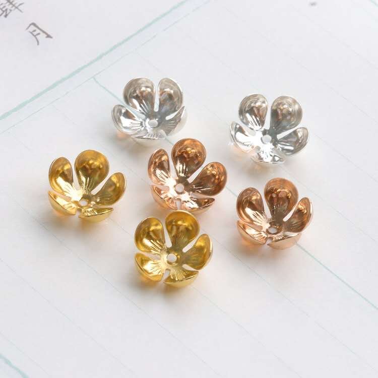 أما الملحقات اليدوية من مواد الدبوس، فهي عبارة عن قطع معدنية قديمة من النحاس (9/F1/13mm)