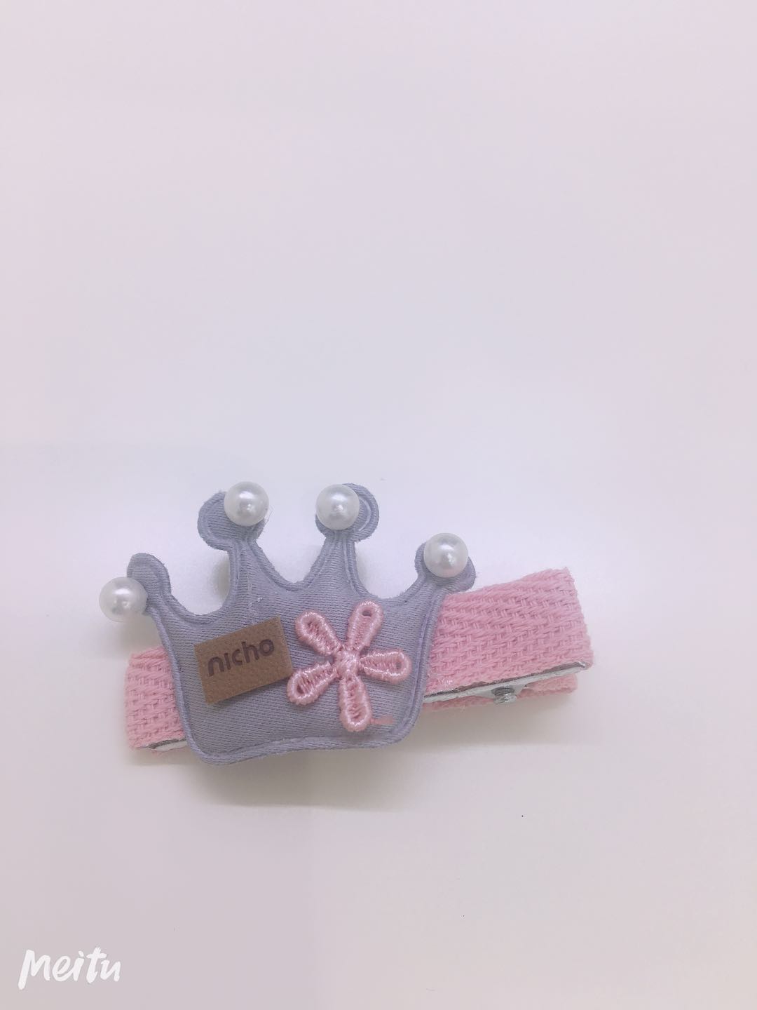 Do not harm children hair clip headdress. Hair clip baby hair ornament baby girl cute little crown. The girl thumbnail