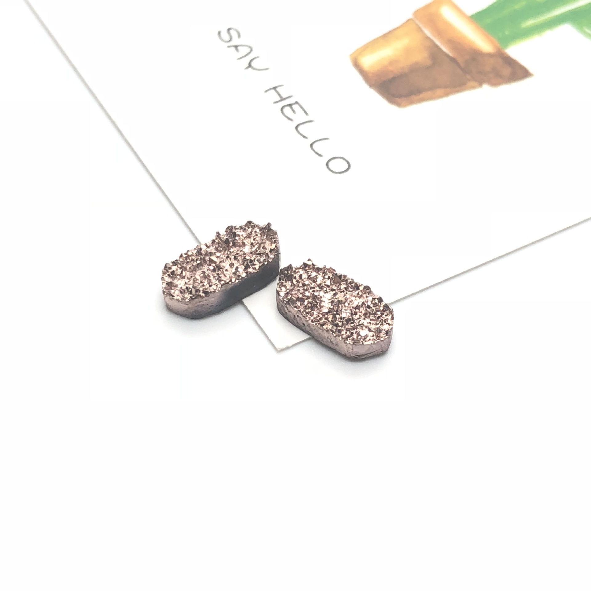 Factory wholesale of irregular-shaped 6-sided resin diamond starry sky, flat-bottomed diamond mineral crystal cluster, handcrafted diy jewelry accessory materials detail image 2