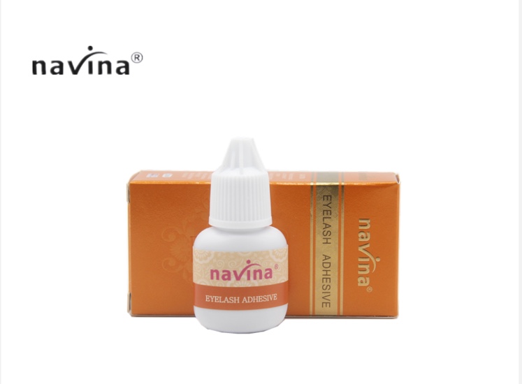 navina Yaweiya False eyelash Planting Special Glue, low-odor 8G quick-drying glue, plant-based soft glue, super sticky and long-lasting glue, Special quick-drying glue for eyelash shops, exclusively for export Application Scenario