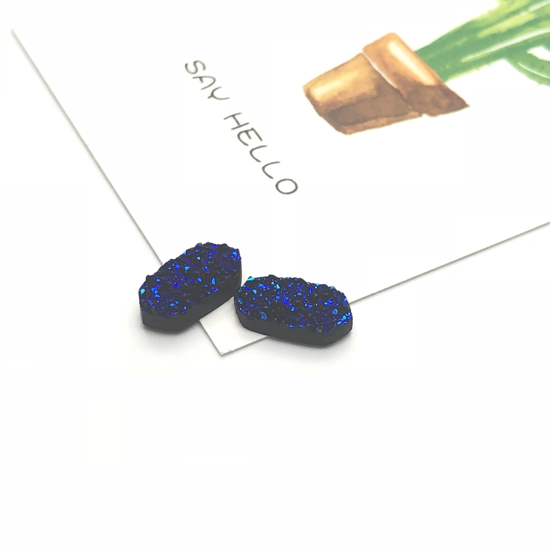 Factory wholesale of irregular-shaped 6-sided resin diamond starry sky, flat-bottomed diamond mineral crystal cluster, handcrafted diy jewelry accessory materials detail image 1