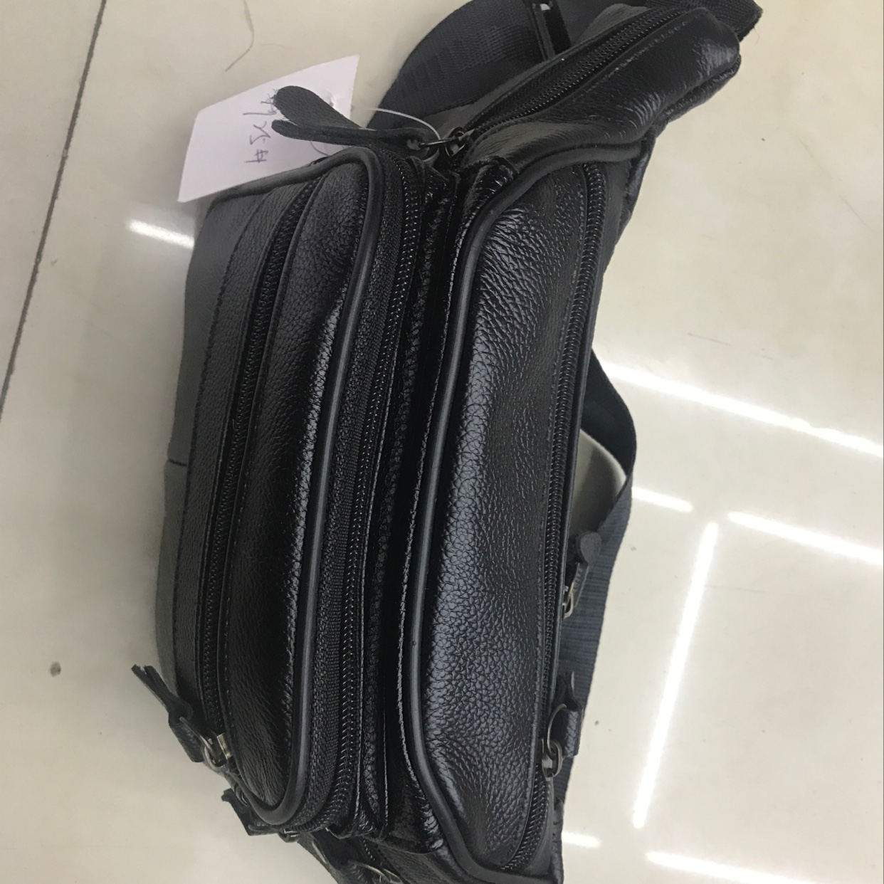 男士腰包实物图