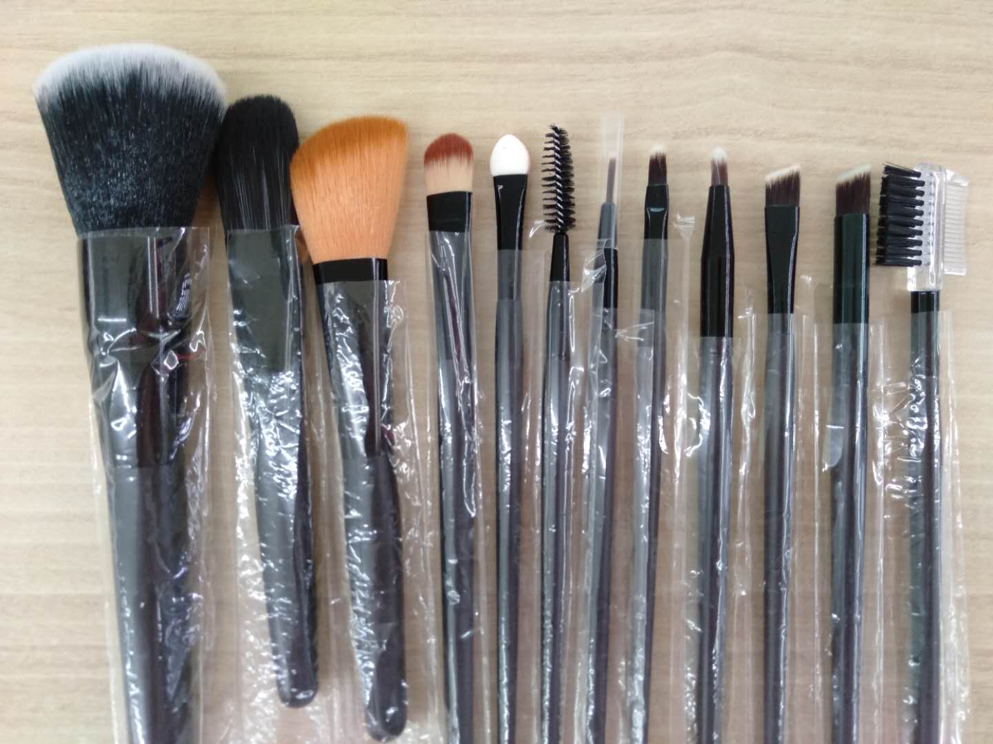 Set of 12 makeup brushes bevel contour eye shadow brushes