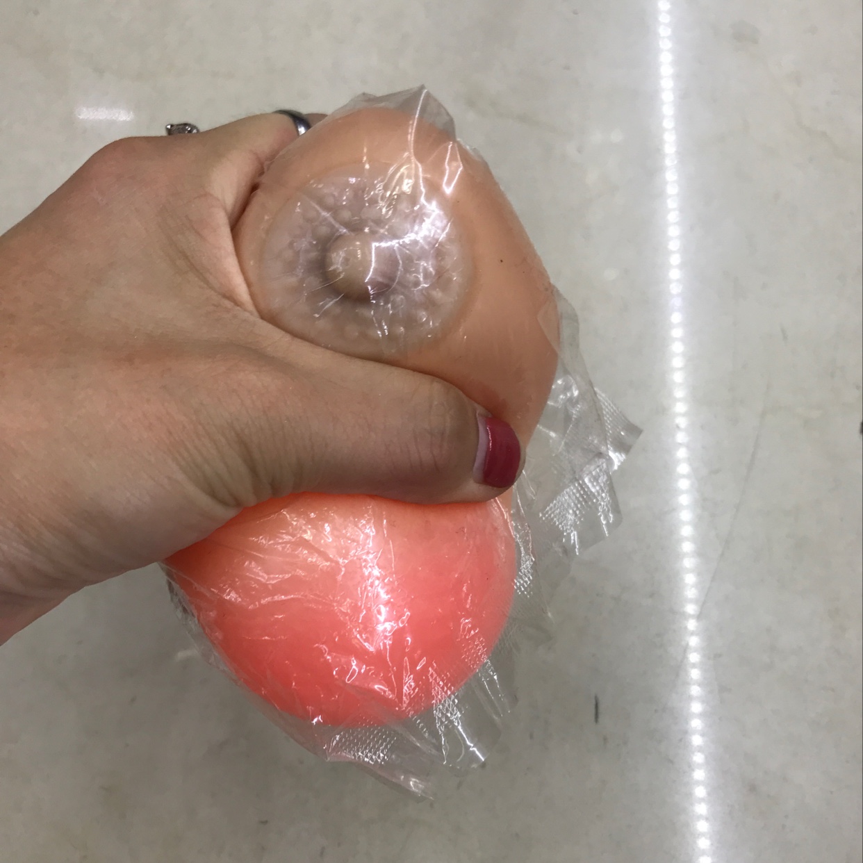 70仿真波波，咪咪波，挤压减压，搞鬼搞笑搞怪，新奇特，产品图