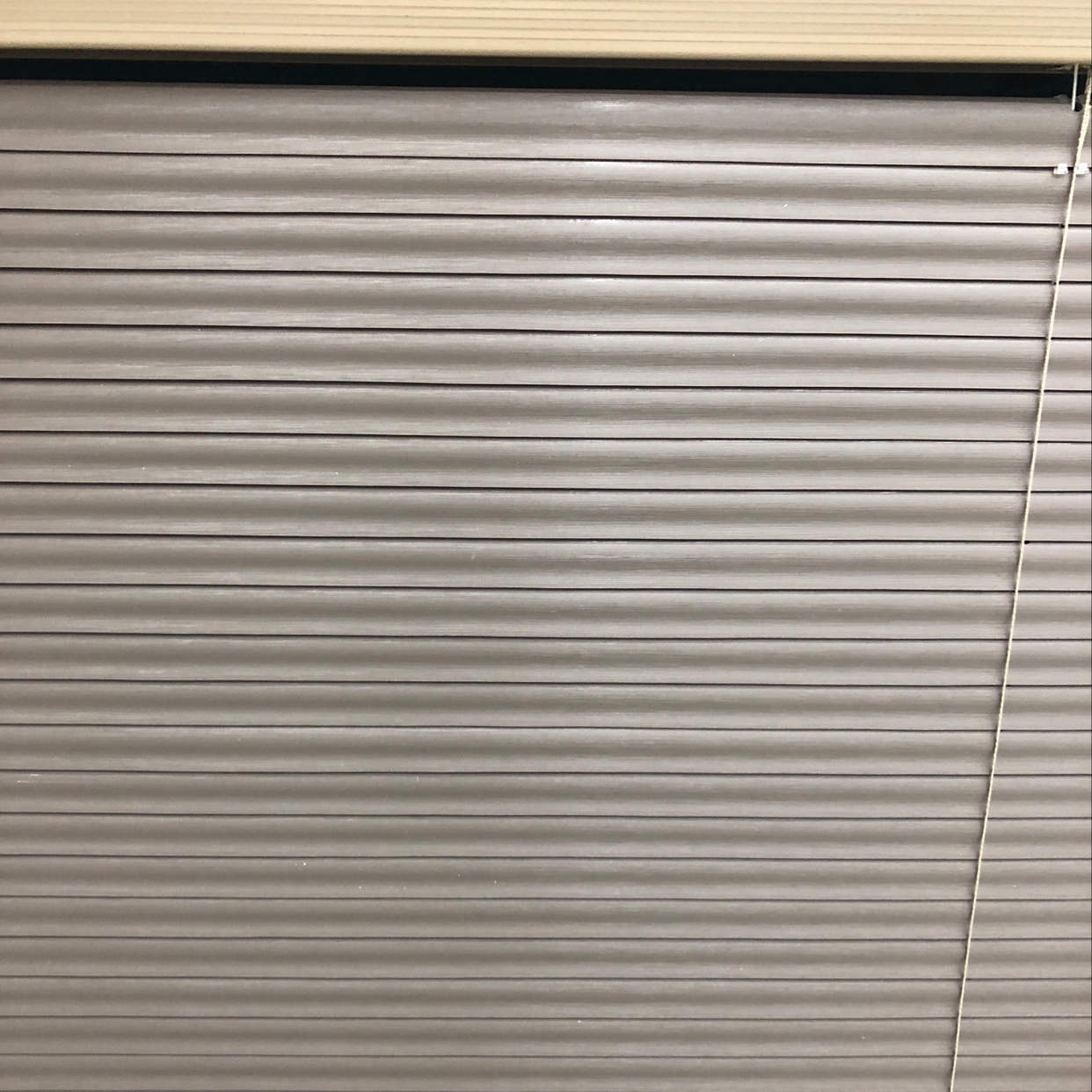 The price of PVC S-shaped glossy blinds is negotiable