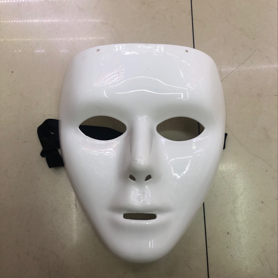 White beauty mask