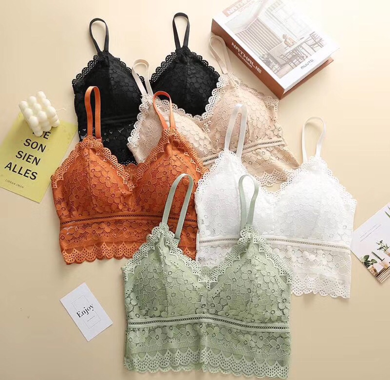 Factory wholesale of transparent lace and long, body-hugging undergarments for girls with beautiful backs details Picture